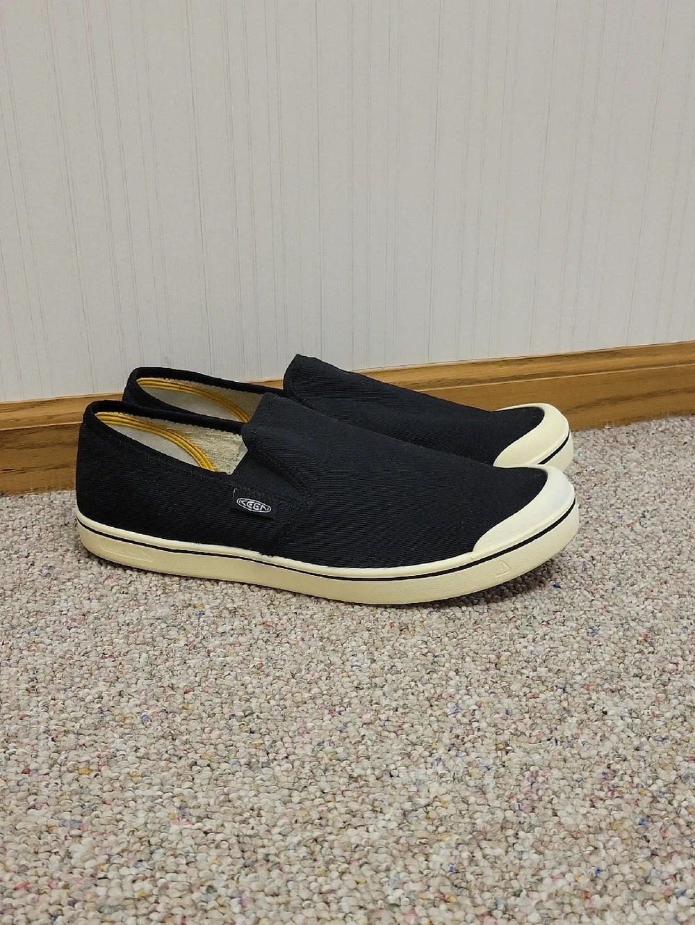 KEEN Men’s Eldon Slip-On Canvas Shoes in Black/Cream Sz 14. Summer Outdoor